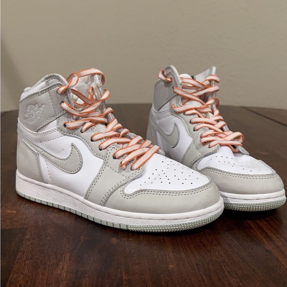 Sea Foam Green Jordans women’s size 7